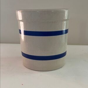 Roseville Pottery 2 quart crock with Blue Stripes